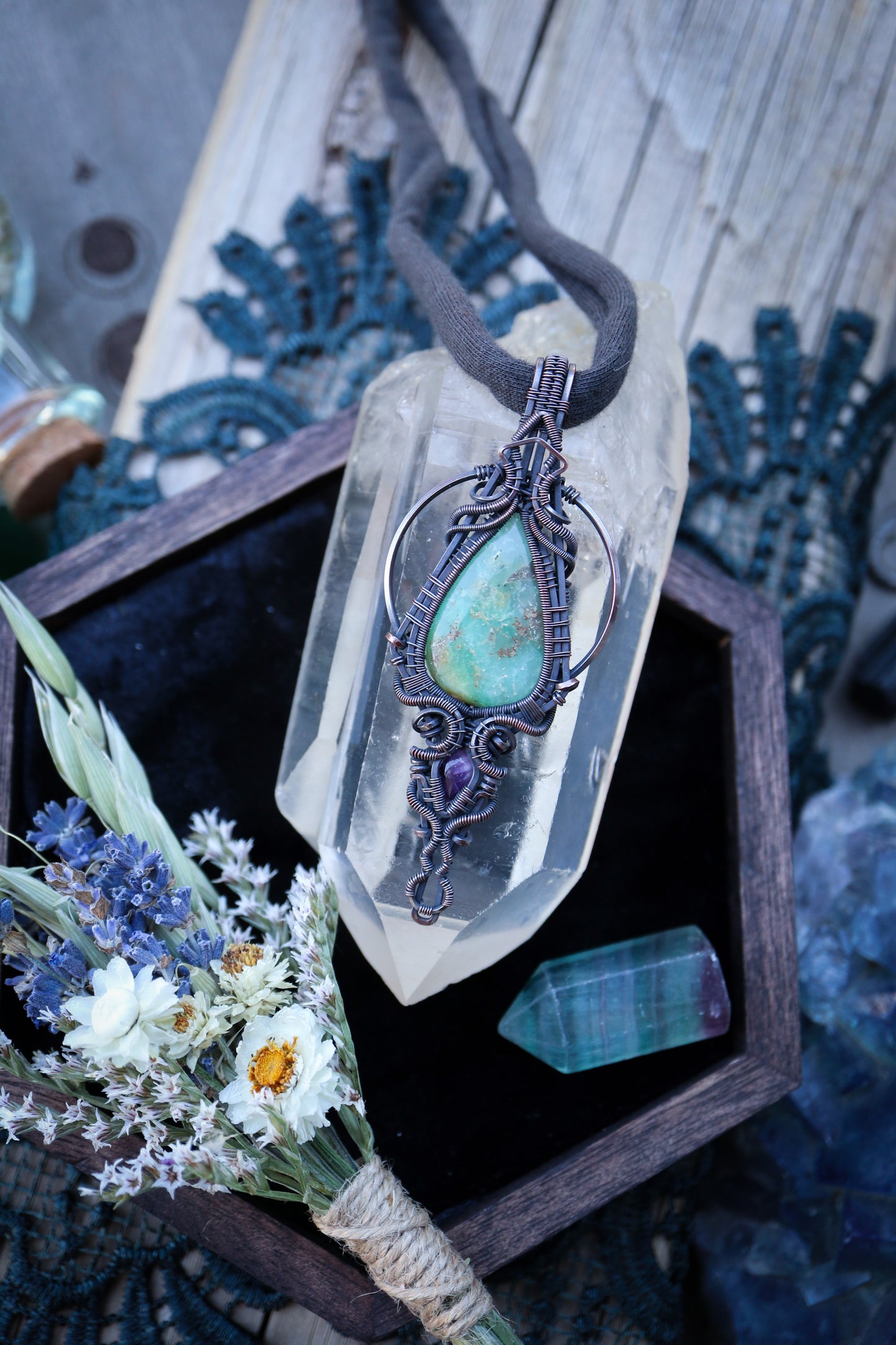 Chrysoprase and Amethyst in Copper